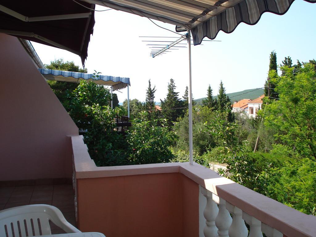 Apartments Vidakovic Ugljan Exterior photo